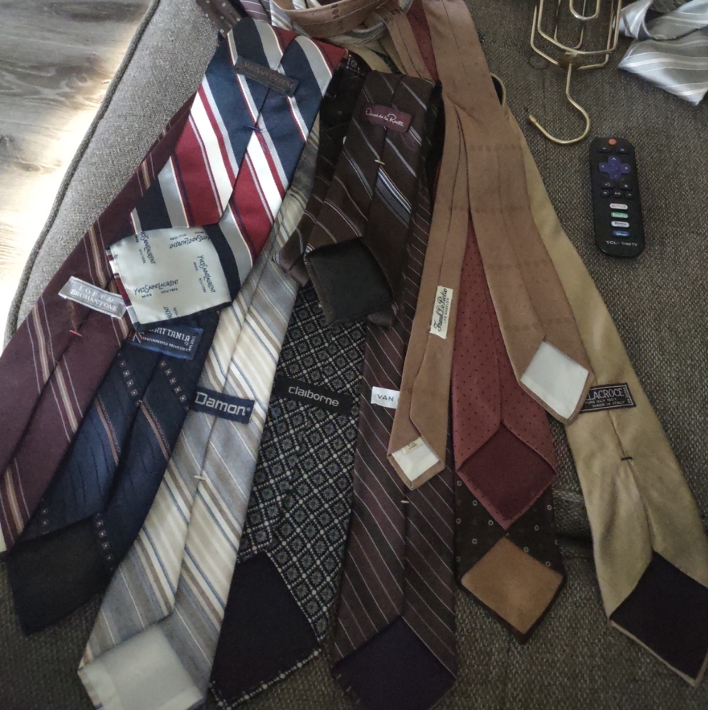 Yves Saint Laurent,lot designer ties